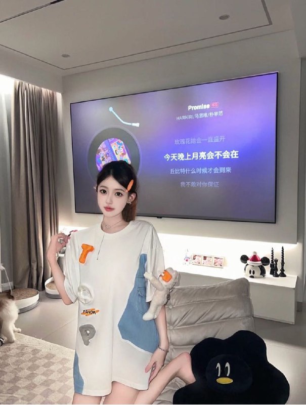 东南亚52kg精致五官丝袜诱惑态度满分 5 图片