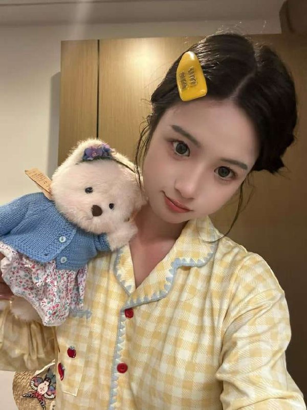 广州高挑美女性感红唇私人约会满意度高 2 图片