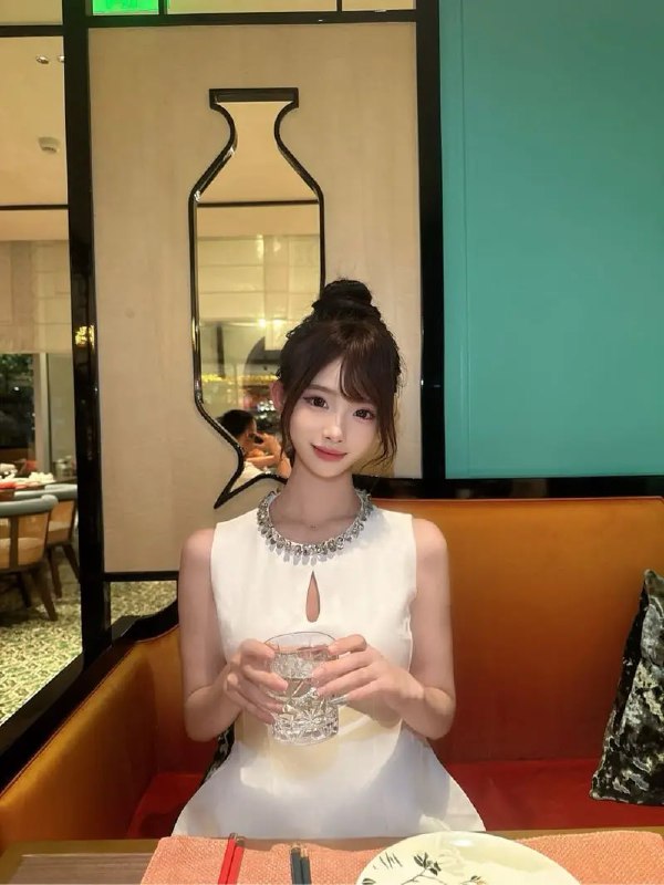 外围联系方式汇总新加坡校花女神真人真照 1 图片