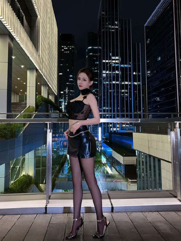 核心商圈香港私密包厢红颜知己外围报名 1 图片