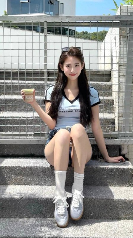 深圳丰满胸部萝莉风格伴游服务满意度高 3 图片