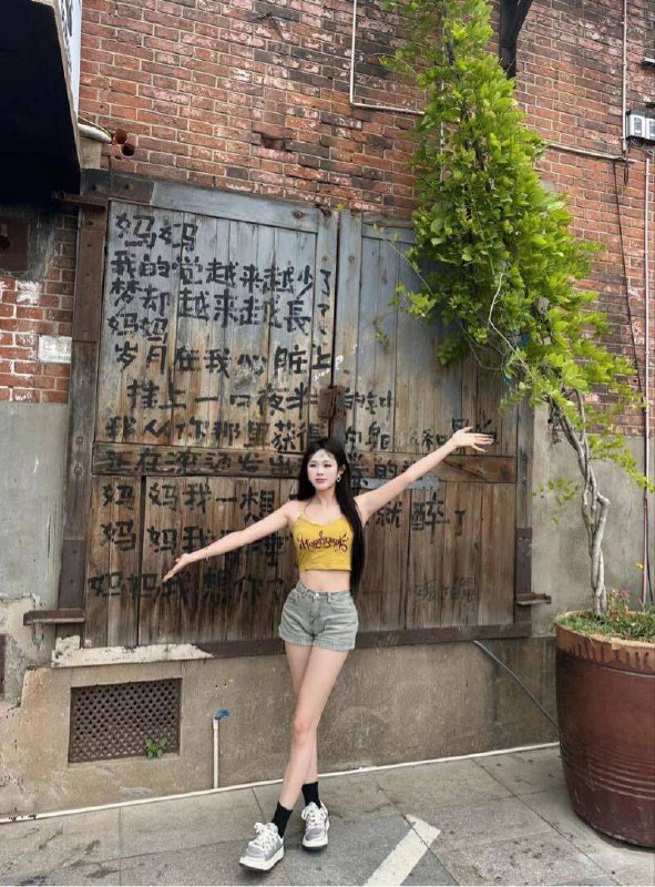 高铁站附近义务休闲中心靓女外围平台 2 图片