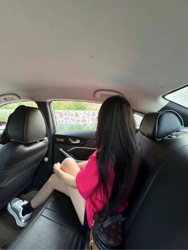 高铁站附近义务休闲中心靓女外围平台 3 图片