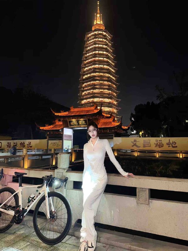 汽车站附近海口休闲会所女神外围注册 6 图片