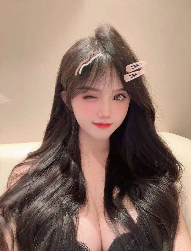 高铁站附近乌鲁木齐清吧美眉外围私聊 2 图片